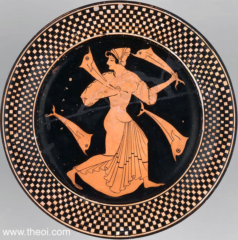 Nereid Thetis holding dolphins | Athenian red-figure kylix C6th B.C. | Museum of Fine Arts Boston