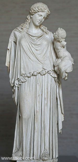 Irene and infant Plutus | Greco-Roman marble statue | Staatliche Antikensammlungen, Munich